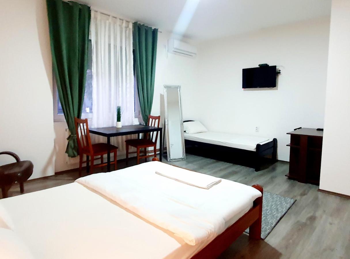 Rooms Villa Luigi Pančevo 외부 사진