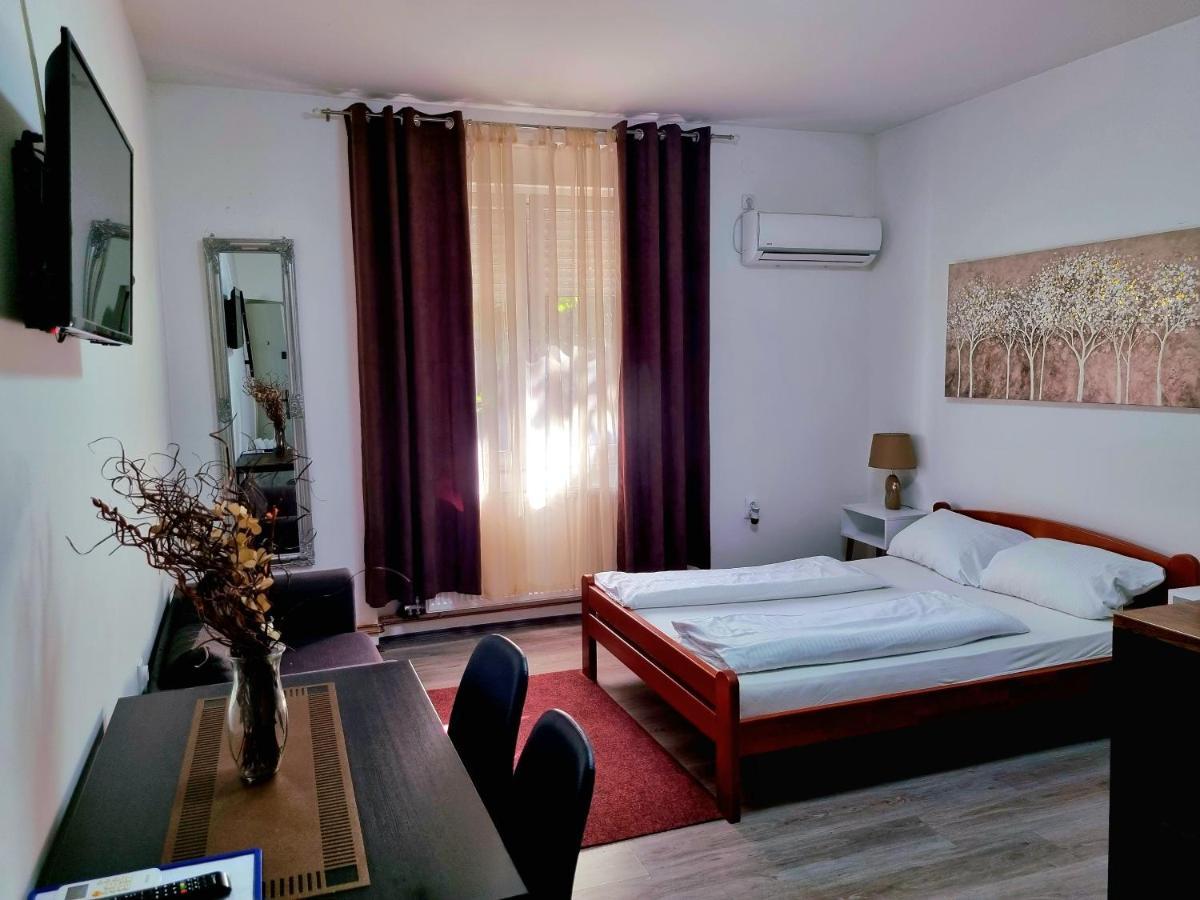 Rooms Villa Luigi Pančevo 외부 사진