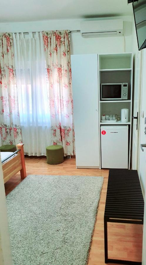 Rooms Villa Luigi Pančevo 외부 사진